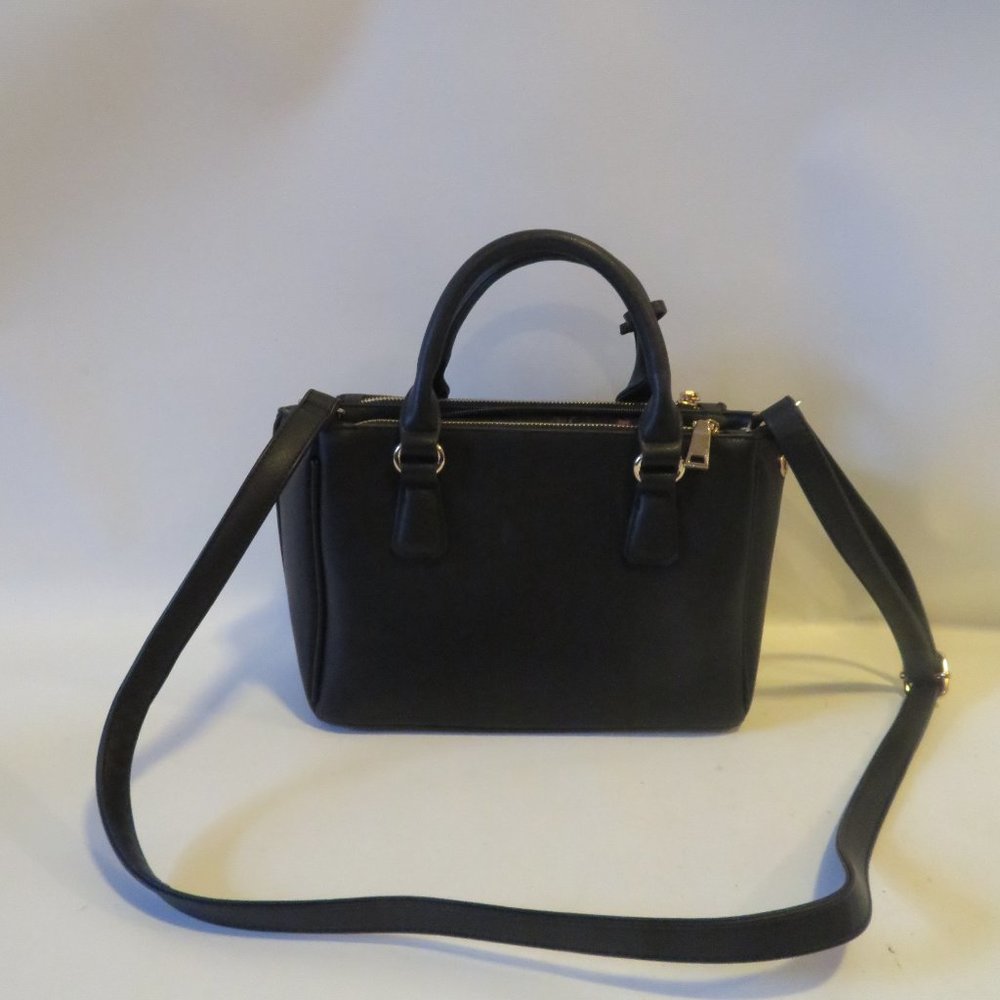 BLOOMINGDALES FAUX LEATHER HANDBAG CROSSBODY*